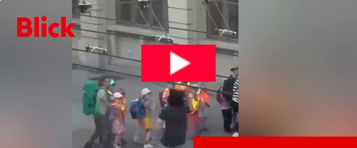 paura in svizzera attacca i passanti col coltello al grido di allah akbar il video choc ripreso da un testimone da Secoloditalia.it paura in svizzera attacca i passanti col coltello al grido di allah akbar il video choc ripreso da un testimone