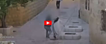 Suora aggredita a Gerusalemme: spinta a terra e colpita con un calcio. Arrestato un uomo (video)