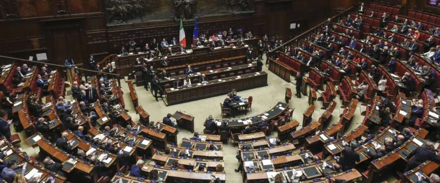 Nuova legge elettorale, c’è la data: il 26 giugno alla Camera. E’ scontro tra maggioranza e opposizione