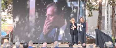 Falcone, slogan squallidi sotto l’Albero a Palermo. La sorella Maria: “Contestate pure, ma alle 17,58 state zitti”