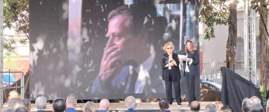 Falcone, slogan squallidi sotto l’Albero a Palermo. La sorella Maria: “Contestate pure, ma alle 17,58 state zitti”