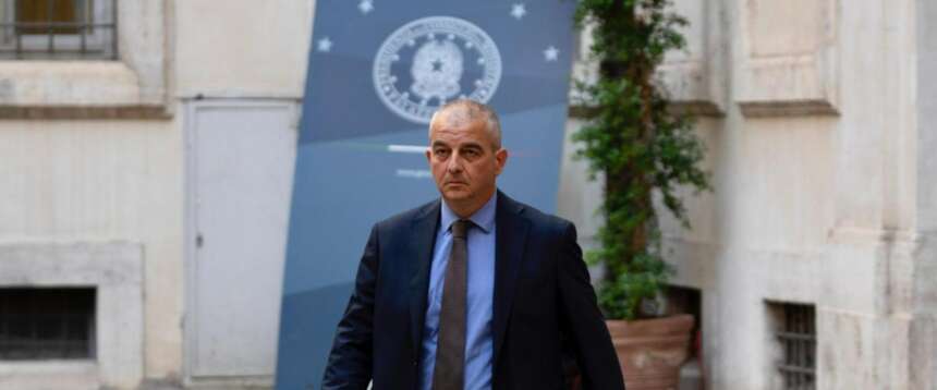 Col governo Meloni 1,2 milioni nuovi posti di lavoro in 1.288 giorni. Fazzolari fa il conto: «Quasi 1.000 in più al giorno»