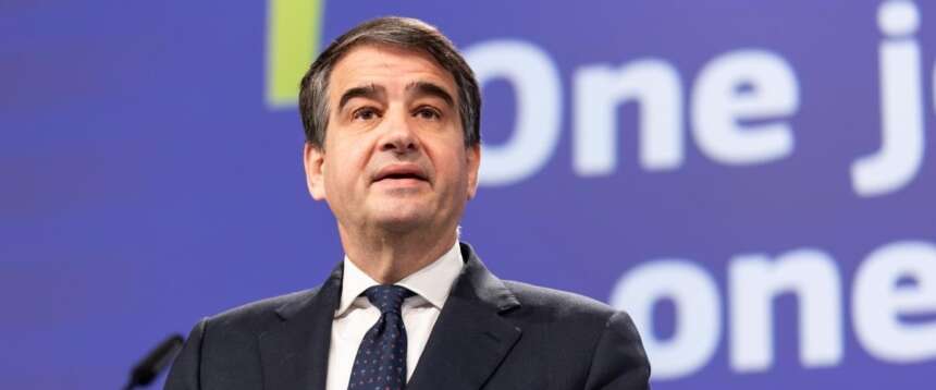 Fitto scuote l’Ue: “Il mondo è cambiato, non possiamo usare regole di 30 anni fa”
