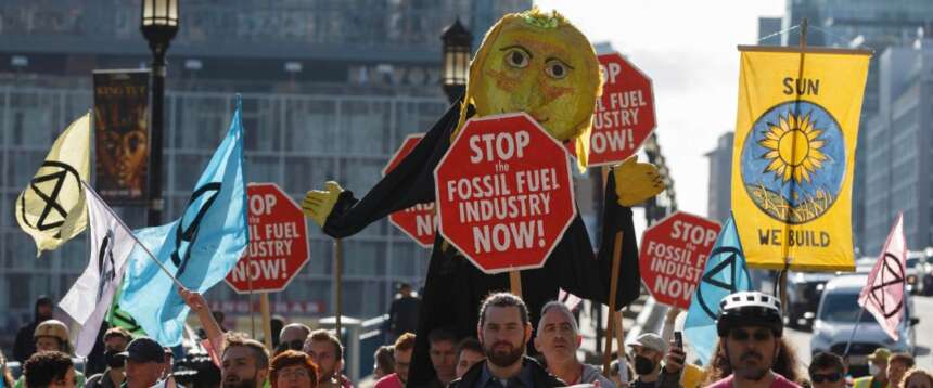 Stop alla pubblicità di carne e auto: l’ultima follia green si afferma in Europa e contagia anche l’Italia