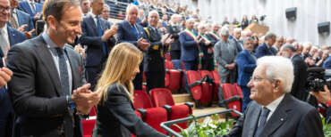 Meloni: “Qui il migliore esempio di ricostruzione di sempre. I friuliani si rimboccarono le maniche per far rinascere la loro terra”