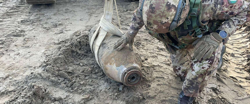 Artificieri dell’Esercito in azione, disinnescati tre ordigni bellici. C’era anche una bomba d’aereo Usa