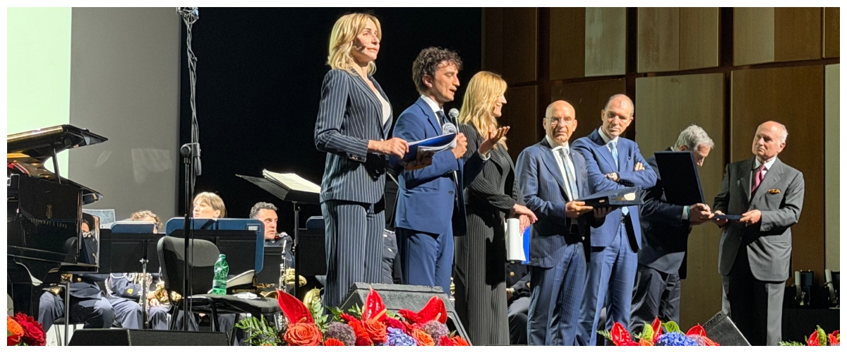 premio marte trionfo di idee e libert224 applausi per tommaso cerno e omaggio a pupi avati da Secoloditalia.it premio marte trionfo di idee e libert224 applausi per tommaso cerno e omaggio a pupi avati