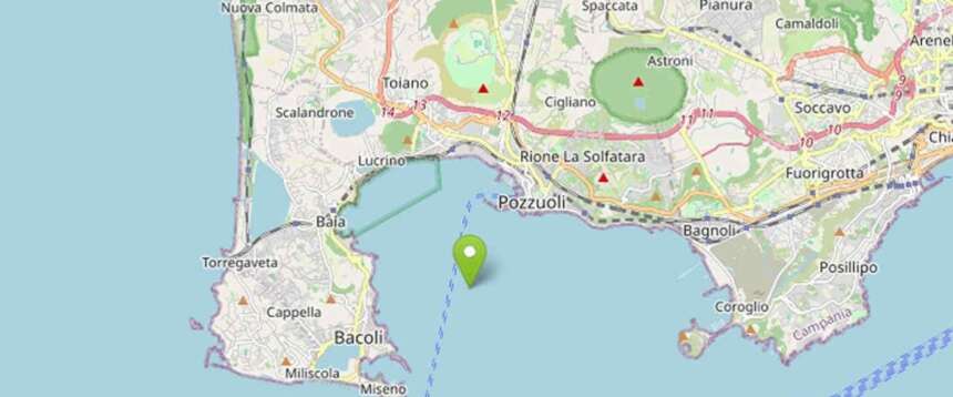 La terra trema a Napoli poco prima dell’alba: scossa di magnitudo 4.4. Chiuse le scuole a Bacoli