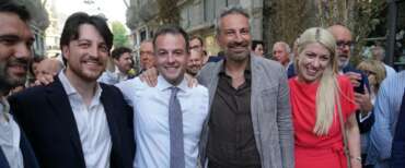 Al centro, il nuovo sindaco di Venezia Simone Venturini