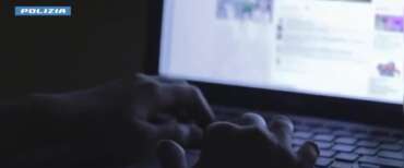 Cagliari, 38enne arrestato per violenza sessuale su una 13enne: l’aveva adescata online
