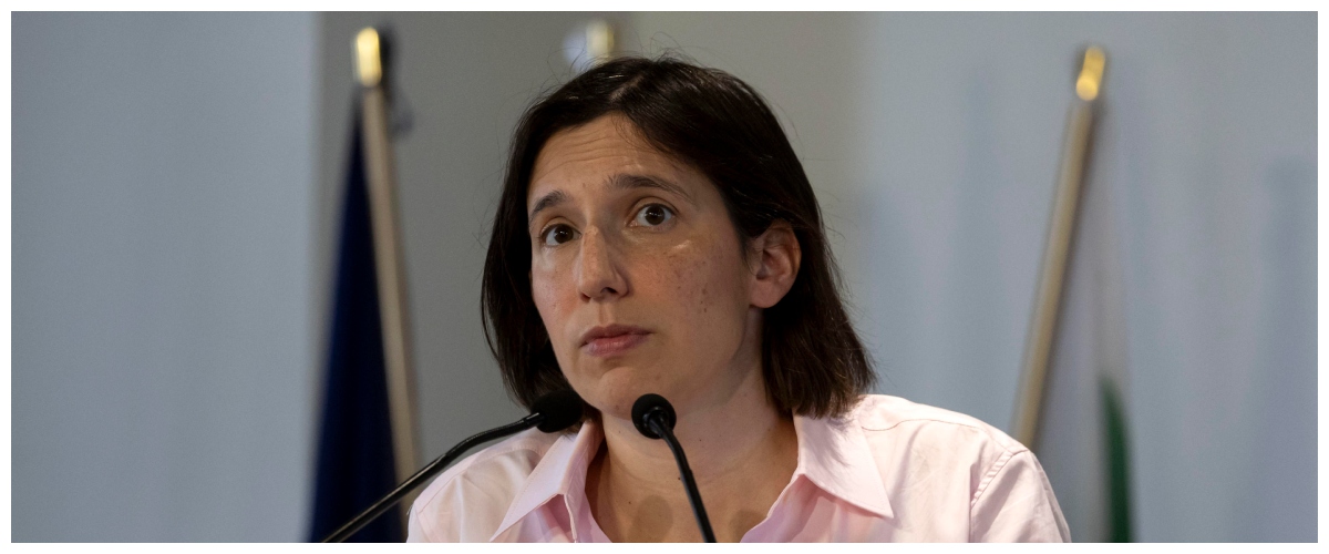 I fantasmi della Schlein: evoca “poteri forti” che non la vogliono a Palazzo Chigi perché donna. E la Meloni?