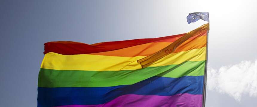 Bulgaria, anche il premier di sinistra dice no alle politiche Lgbt dell’Ue: sono incompatibili con la legge nazionale