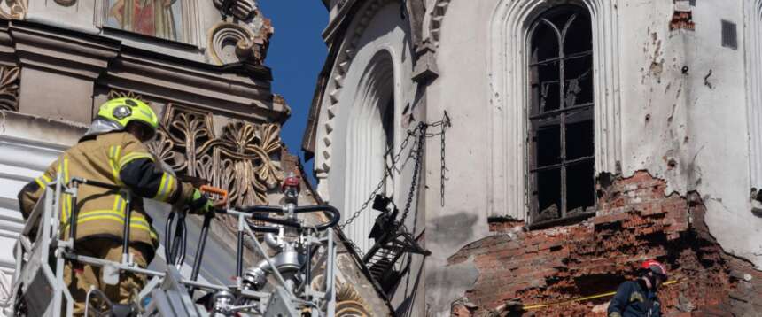 La Russia bombarda la cattedrale Unesco di Kiev: condanna unanime del governo Meloni e dell’Ue: brutalità inaccettabile