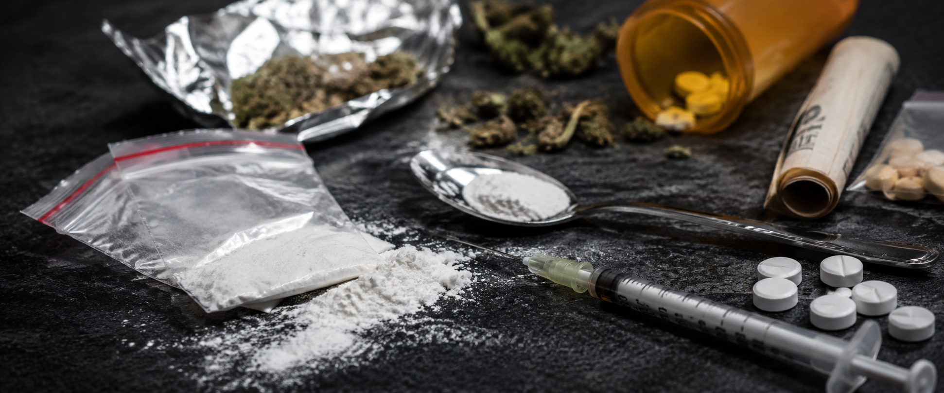 Droga tra i giovani, 350mila minorenni hanno fatto uso di sostanze: l’allarme delle istituzioni, il piano del governo