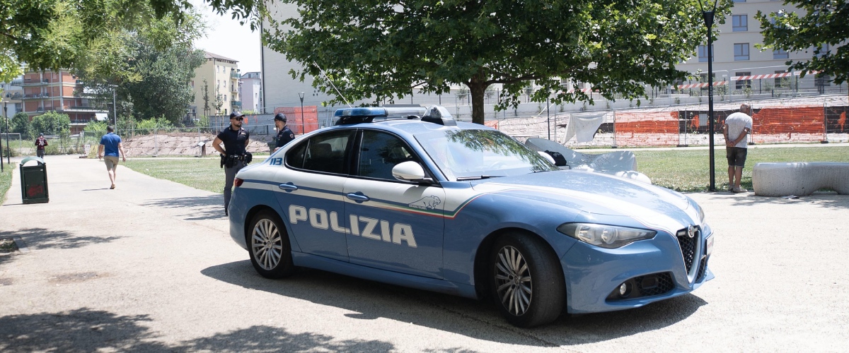 Cittadinanze e passaporti “facili e veloci” ai sudamericani: indagato un sindaco nell’aretino