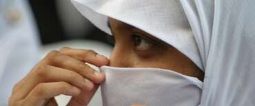 «Non porti il burqa? Ti ammazziamo», dodicenne accerchiata e minacciata dagli islamici a Livorno