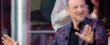 Dopo i flop sul Nove Amadeus lascia Warner Bros. Discovery