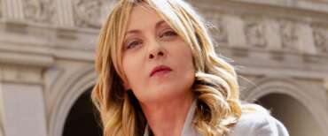 Giorgia Meloni in un’intervista al Corriere della sera rispedisce al mittente le polemiche della sinistra sul presunto isolamento dell’Italia