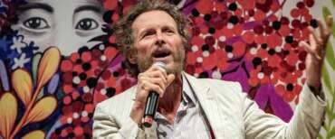 Jovanotti elogia San Francesco a Cortona dalle Clarisse: “È irriducibile come una grande montagna di luce”