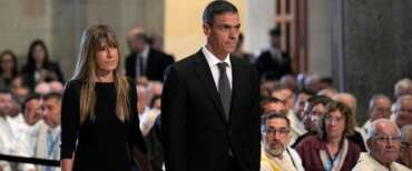 La moglie di Sanchez a giudizio: ritirato il passaporto e disposto l’obbligo di firma