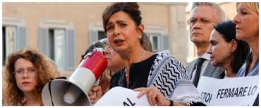 Il doppiopesismo della Boldrini: attacca il governo sui braccianti arsi vivi, ma sui migranti stupratori Laura non c’è