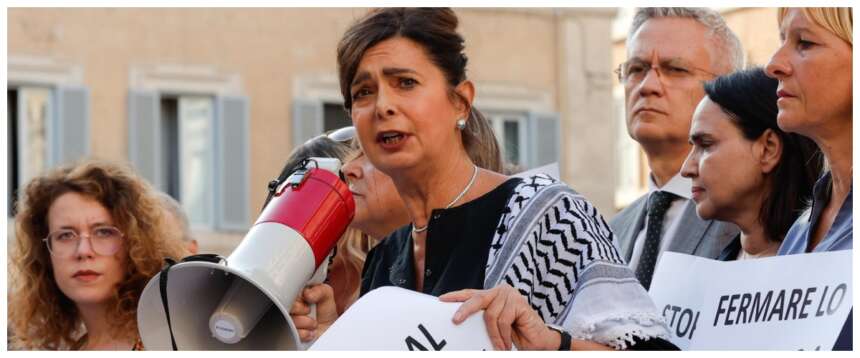 Il doppiopesismo della Boldrini: attacca il governo sui braccianti arsi vivi, ma sui migranti stupratori Laura non c’è