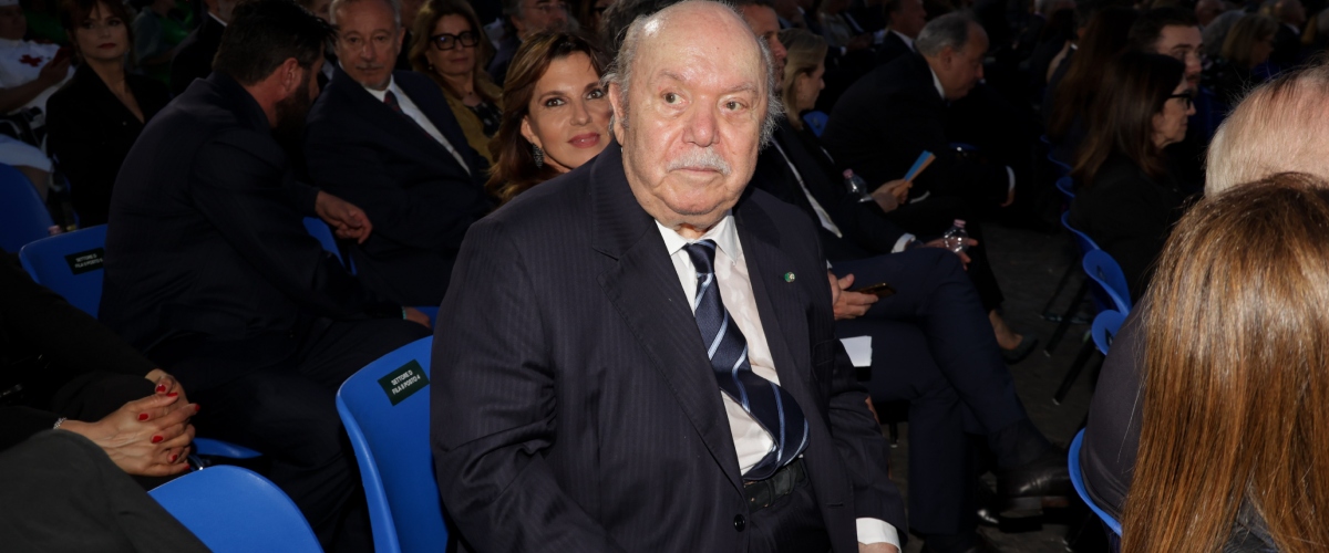 I 90 anni di Lino Banfi, il segreto di nonno Libero? Burrata e orgoglio di destra. E nel cassetto il sogno di interpretare un “cattivo”