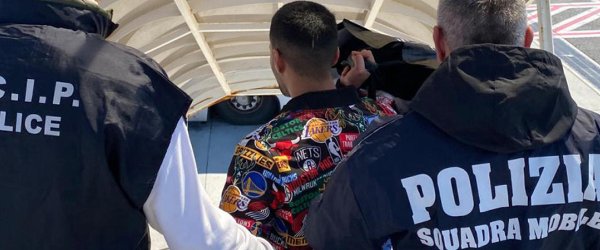 perugia gambiano strappa una bimba dalle braccia della madre il giudice lo libera voleva allontanarla dalla strada da Secoloditalia.it perugia gambiano strappa una bimba dalle braccia della madre il giudice lo libera voleva allontanarla dalla strada