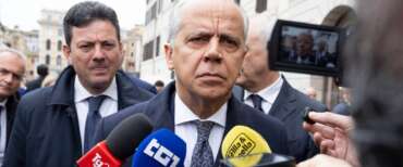 Piantedosi sul 21enne arrestato a Vimercate per terrorismo: “Stava organizzando qualcosa”. La pista dei 22mila euro in contanti
