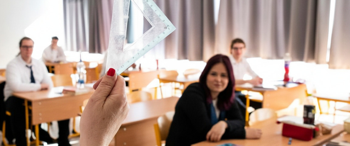 «Guardate YouPorn per capire il sesso»: licenziata la prof di seconda media che dava “consigli” a luci rosse