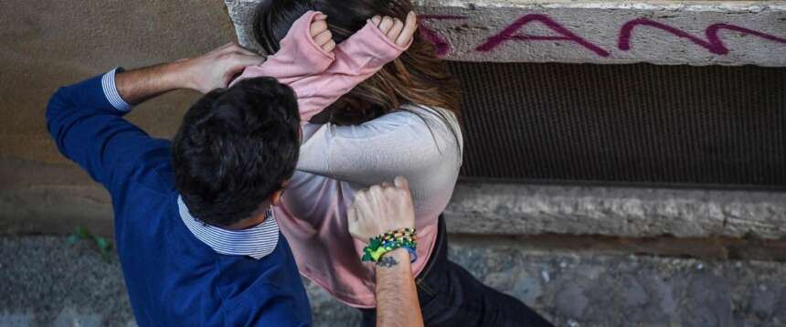 Choc a Torino, due donne aggredite con violenza da un nordafricano nel giro di breve e nella stessa via