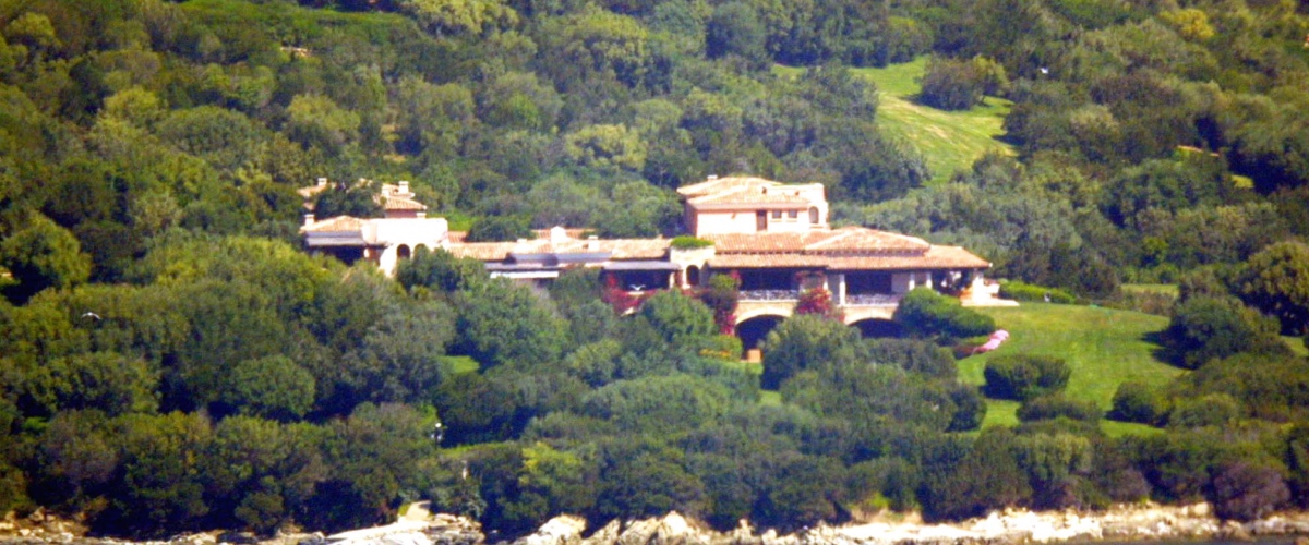 Villa Certosa, la leggendaria residenza sarda di Berlusconi, passa ai reali del Qatar per 350 milioni di euro