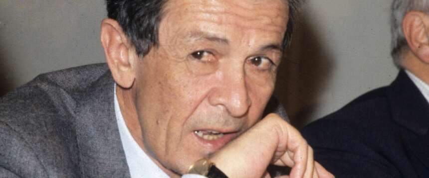 Berlinguer 42 anni dopo, la sinistra si distrae: non una parola. A ricordarlo solo la premier Meloni. Un segno dei tempi?