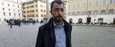 Il deputato “vannacciano” Pozzolo esce fuori strada col Suv: valori alcolici molto alti, nessun ferito, lui sta bene