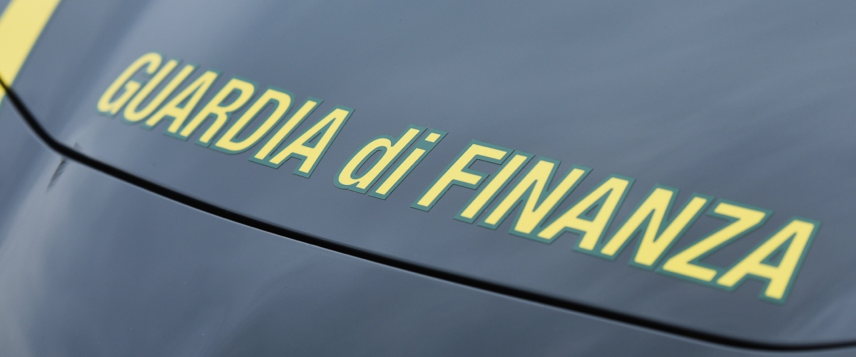 Indagato il sindaco Pd Michele Merla: “Tangente da 300mila euro per l’appalto della discarica”