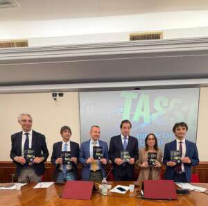 Dall’Irpef al cuneo fiscale: tutte le tasse “sforbiciate” dal governo Meloni (ma alzate alle banche)