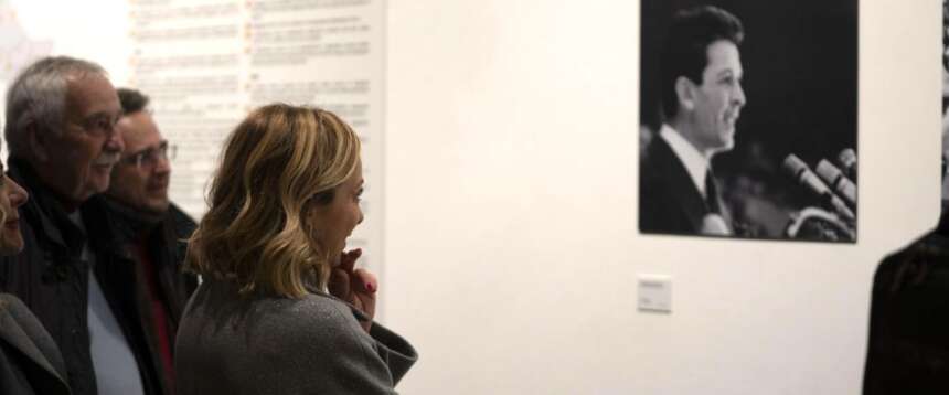Meloni alla mostra su Enrico Berlinguer nel 2024