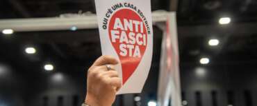 Un momento delle proteste dello scorso anno per la partecipazione di Passaggio al Bosco a “Più libri Più liberi”