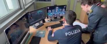 Terrorismo, 16enne arrestato a Bologna: in casa e sullo smartphone materiale jihadista e manuali per armi