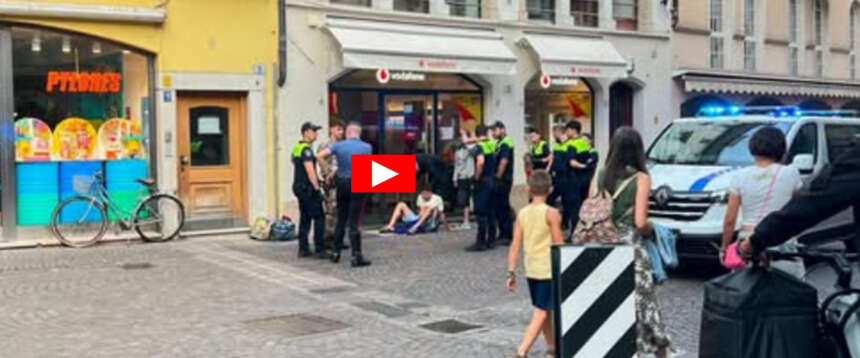Rissa tra migranti a Bolzano a colpi di selle di bicicletta (video). Tre persone fermate ed espulse