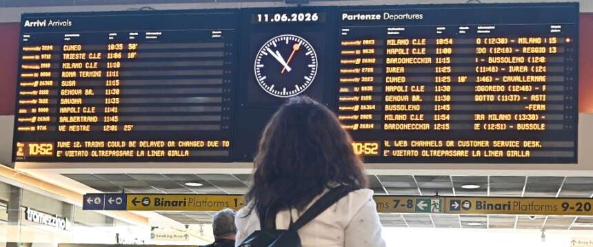 Disagi causati dallo sciopero nazionale del gruppo FS Italiane presso la stazione Porta Nuova, Torino, 11 giugno 2026 ANSA/ ALESSANDRO DI MARCO ALESSANDRO_DI_MARCO