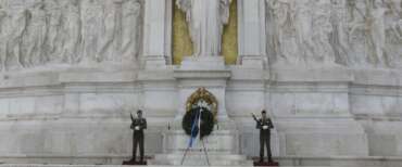 Altare della Patria e banchetti glamour l’ira di Rampelli