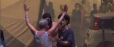La donna che ha sfidato gli antagonisti a Bologna contattata da Meloni: “È stato un onore, Lepore non l’ha fatto”