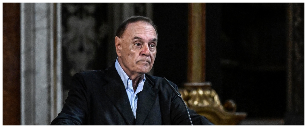 Mastella e la confessione in chiesa a Benevento: “Anch’io sono malato e spero di farcela. Pregate per me”