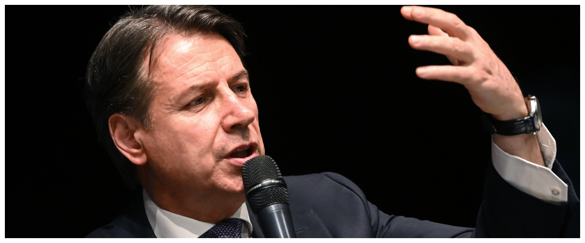 Conte e le risposte mai dare sul Covid: perché le mascherine farlocche passarono dalle dogane senza controllo?