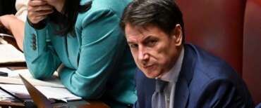 «Conte, sei geloso?». Donzelli lo punzecchia dopo il voto: siparietto alla Camera, Giuseppi fa il permaloso