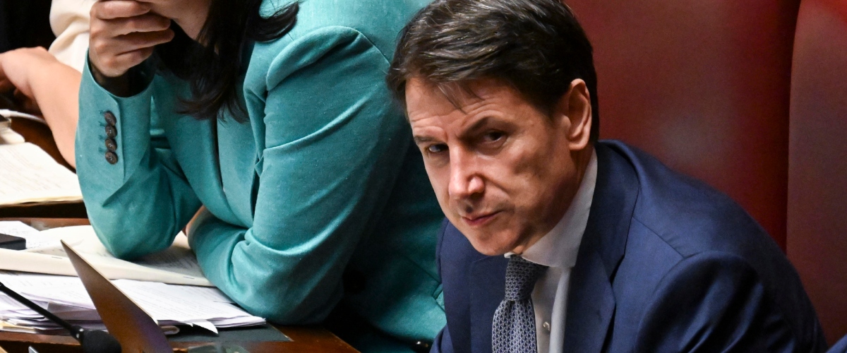 conte sei geloso donzelli lo punzecchia dopo il voto siparietto alla camera giuseppi fa il permaloso da Secoloditalia.it conte sei geloso donzelli lo punzecchia dopo il voto siparietto alla camera giuseppi fa il permaloso