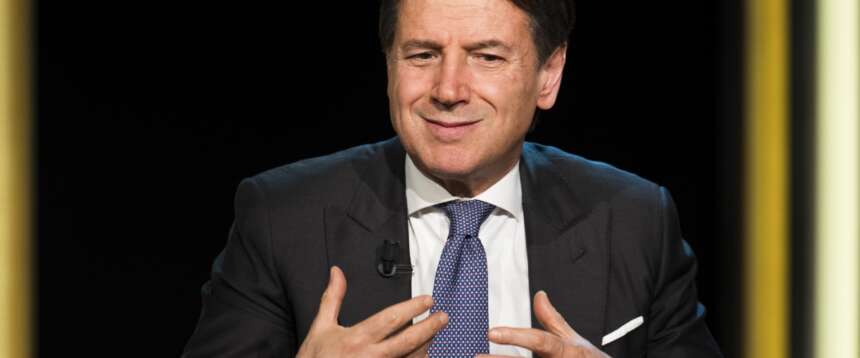 Covid, Conte sui carboni ardenti spara a zero su tutti: FdI, stampa, tv. Mania di persecuzione o strenua difesa dell’indifendibile?