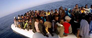 Decreto Cutro, la Consulta dà ragione al governo: legittime le pene fino a 30 anni per gli scafisti. Sinistra e toghe rosse zittite