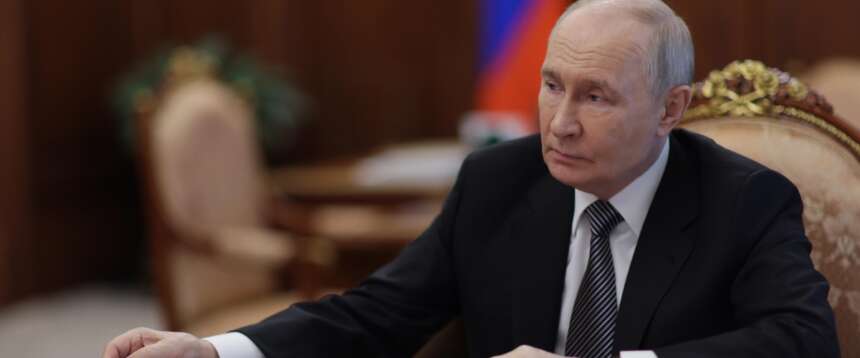 L’economia russa prosegue il tracollo: dipendenza dalla Cina, Pil contratto e aziende insolventi